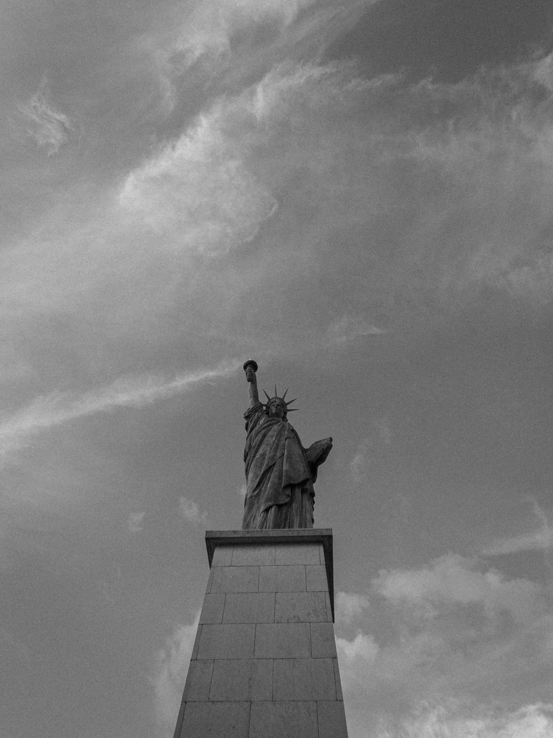 Фото 35 из альбома Paris shoot on iPhone 2019